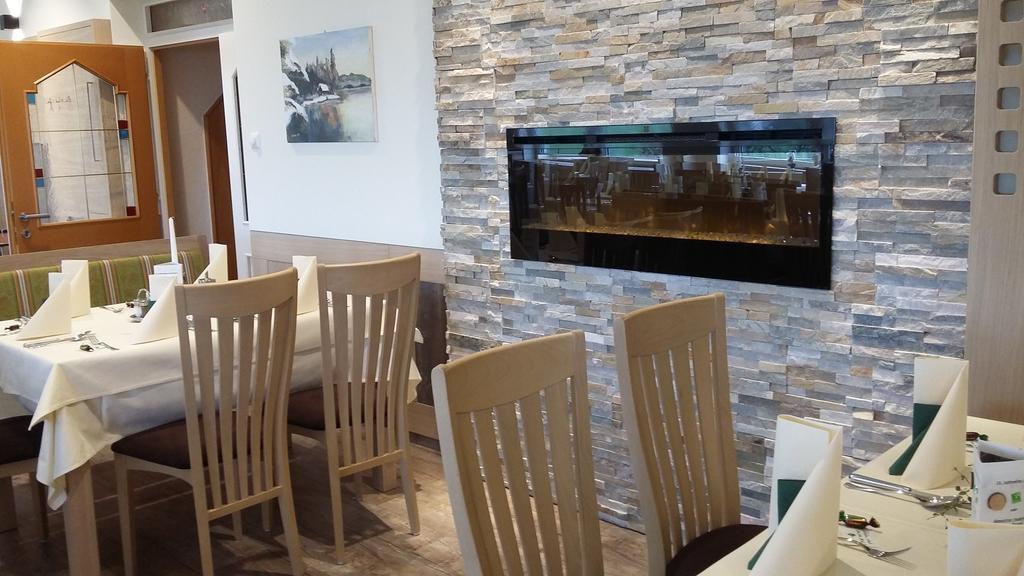 Hotel Restaurant Ulbing Techelsberg Buitenkant foto