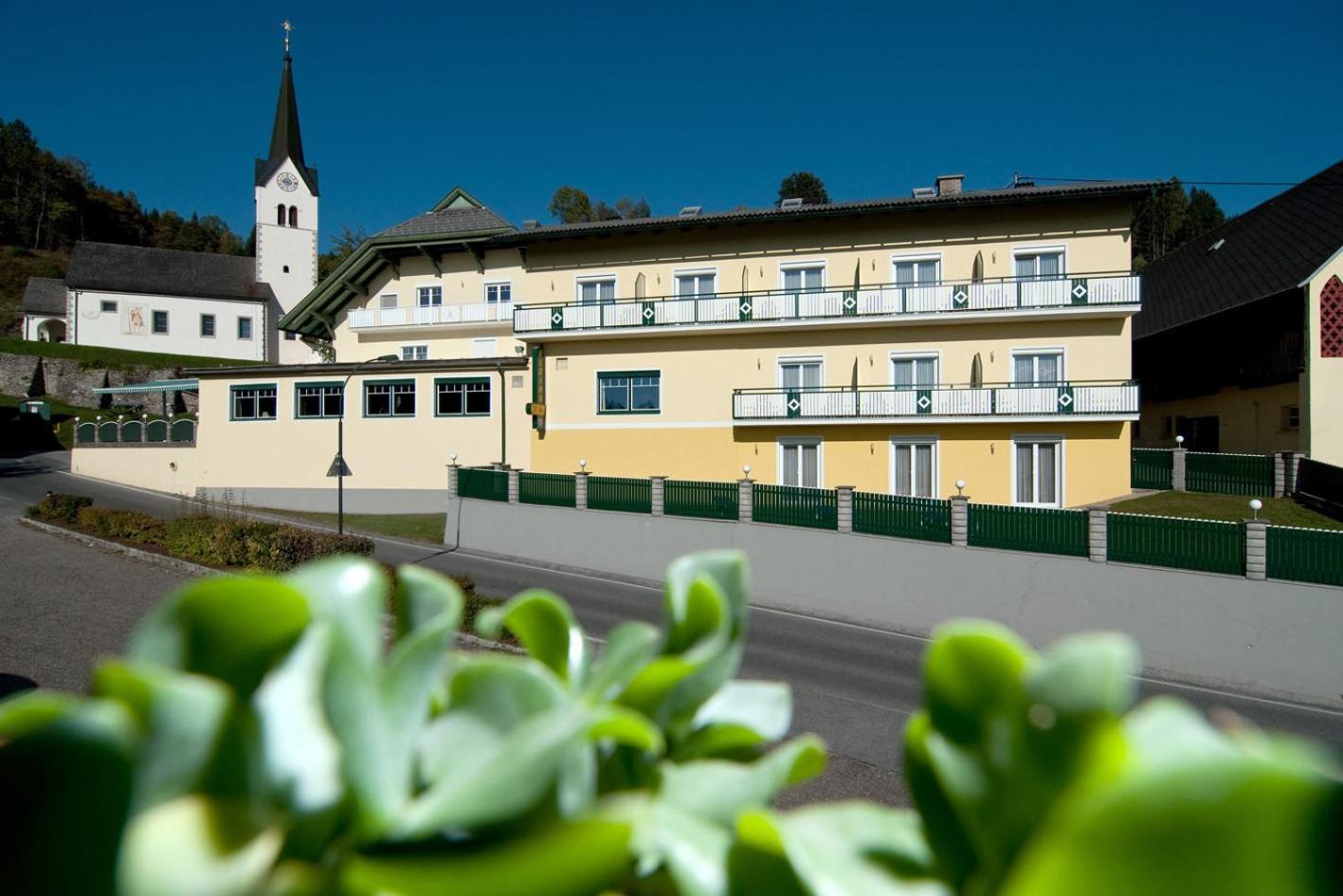 Hotel Restaurant Ulbing Techelsberg Buitenkant foto