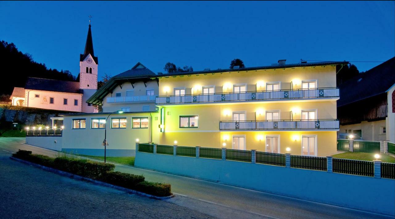 Hotel Restaurant Ulbing Techelsberg Buitenkant foto