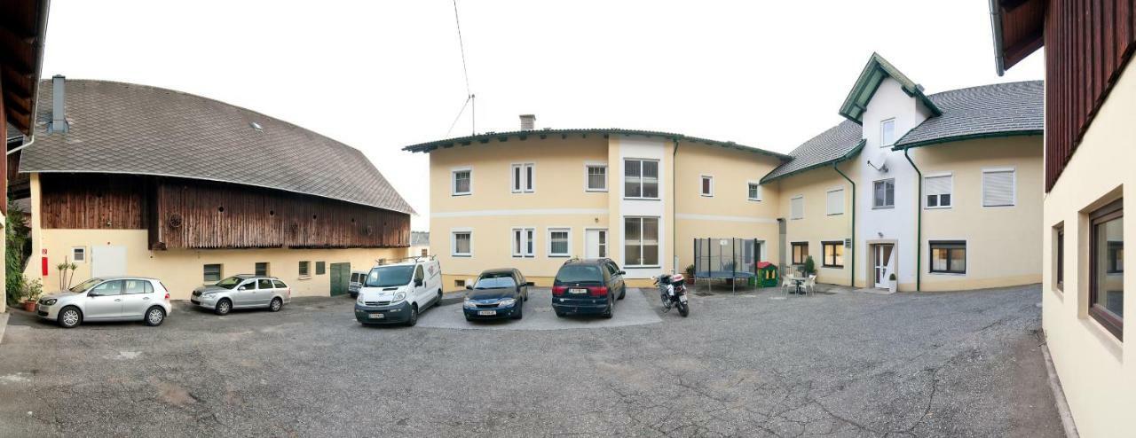 Hotel Restaurant Ulbing Techelsberg Buitenkant foto